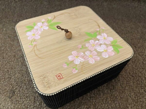 桜の蓋付きボックス